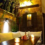 酒店 семеен опера 3*