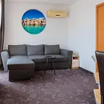 семеен опера