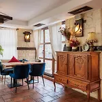 Hotell семеен опера