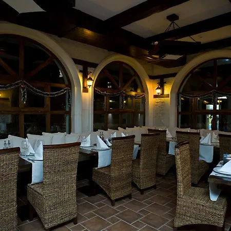 семеен опера Hotel