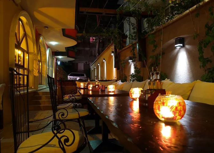 семеен опера Hotel 3*