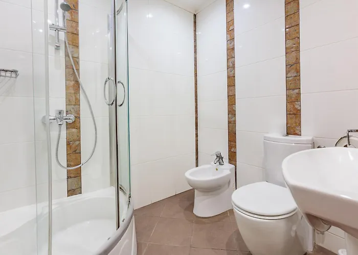 Hotel семеен опера