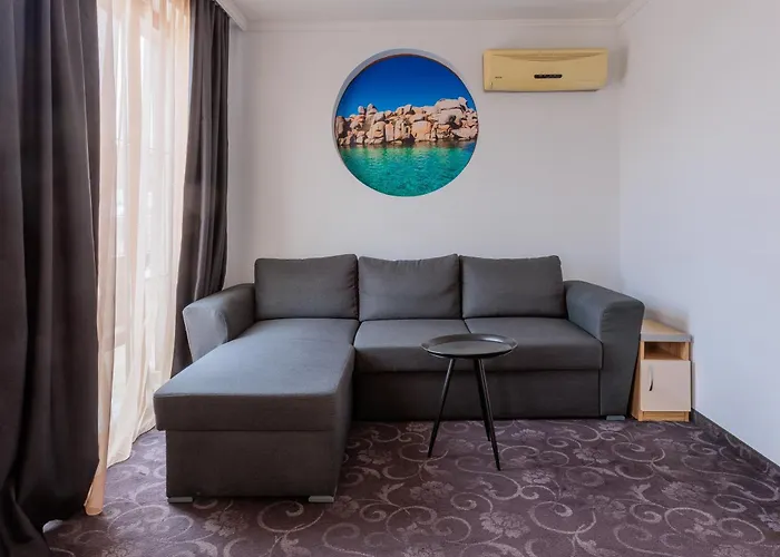 Hotel семеен опера 3*