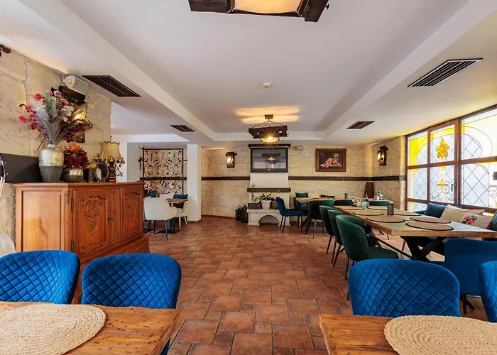 семеен опера Hotel 3*