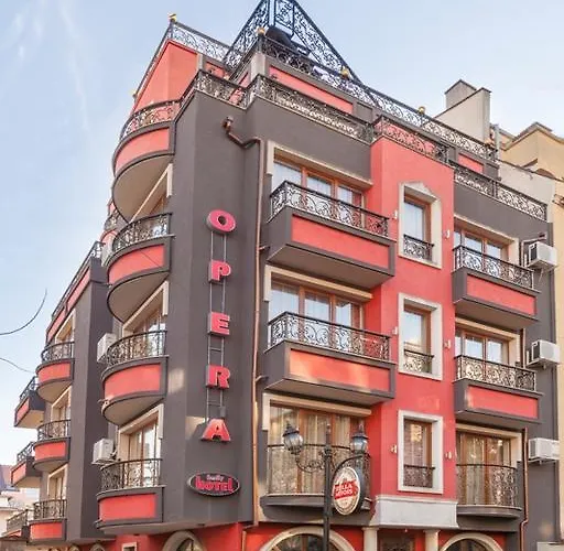 מלון семеен опера