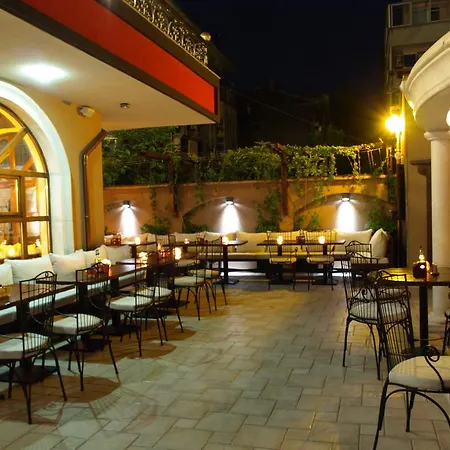 семеен опера 酒店 布尔加斯