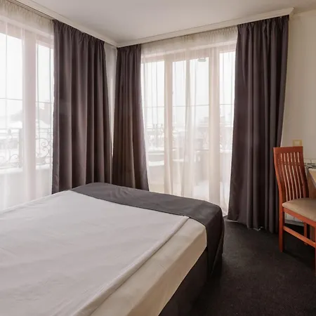 семеен опера Hotel 3*