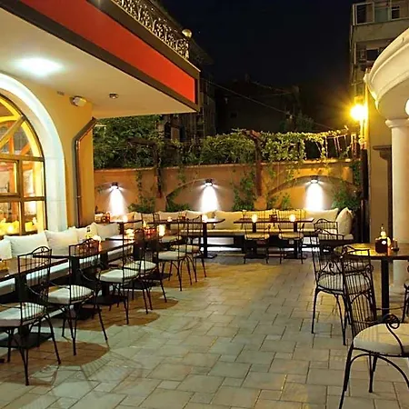семеен опера 酒店 布尔加斯