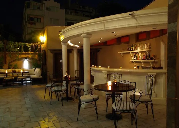 семеен опера Hotel 3*