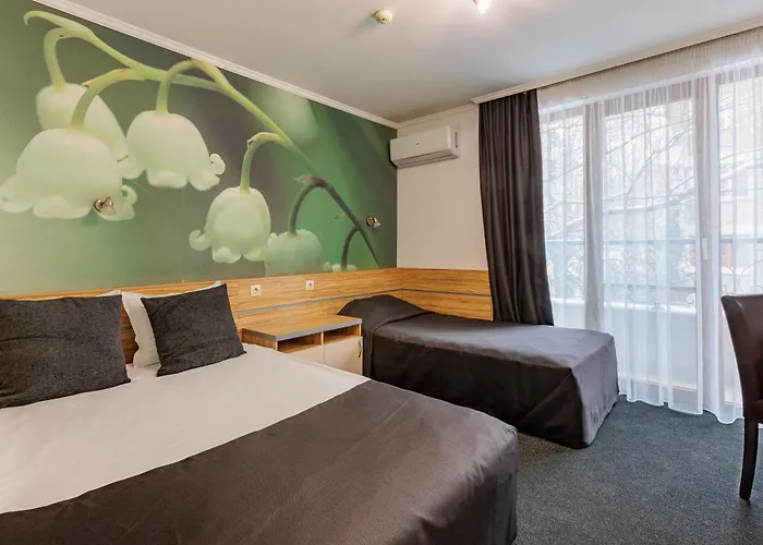 Hotel семеен опера